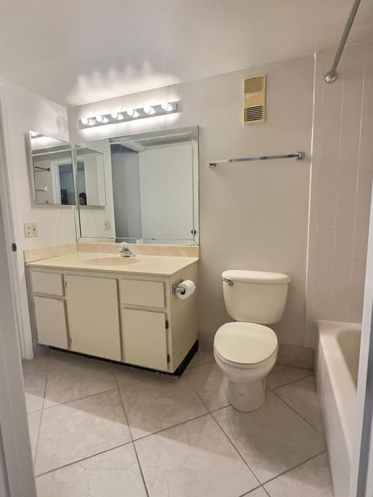 For Rent: $2,300 (2 beds, 2 baths, 1230 Square Feet)