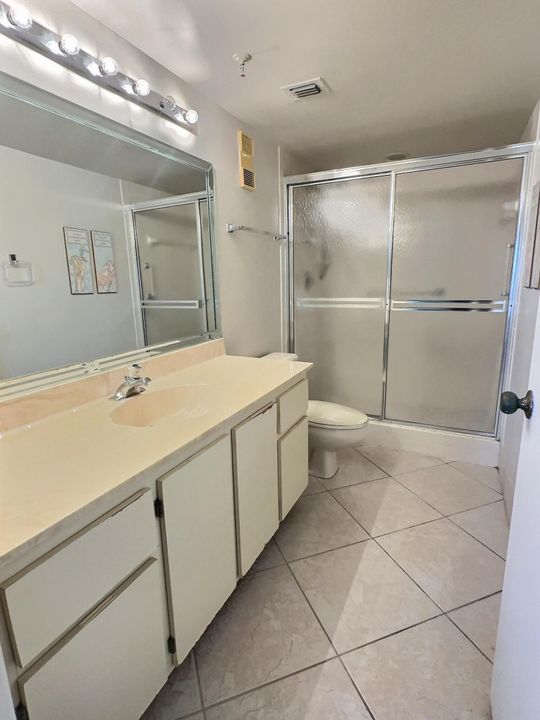 For Rent: $2,300 (2 beds, 2 baths, 1230 Square Feet)