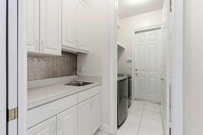 На продажу: $879,000 (4 спален, 3 ванн, 2545 Квадратных фут)