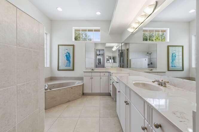 На продажу: $879,000 (4 спален, 3 ванн, 2545 Квадратных фут)