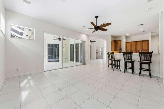 На продажу: $879,000 (4 спален, 3 ванн, 2545 Квадратных фут)