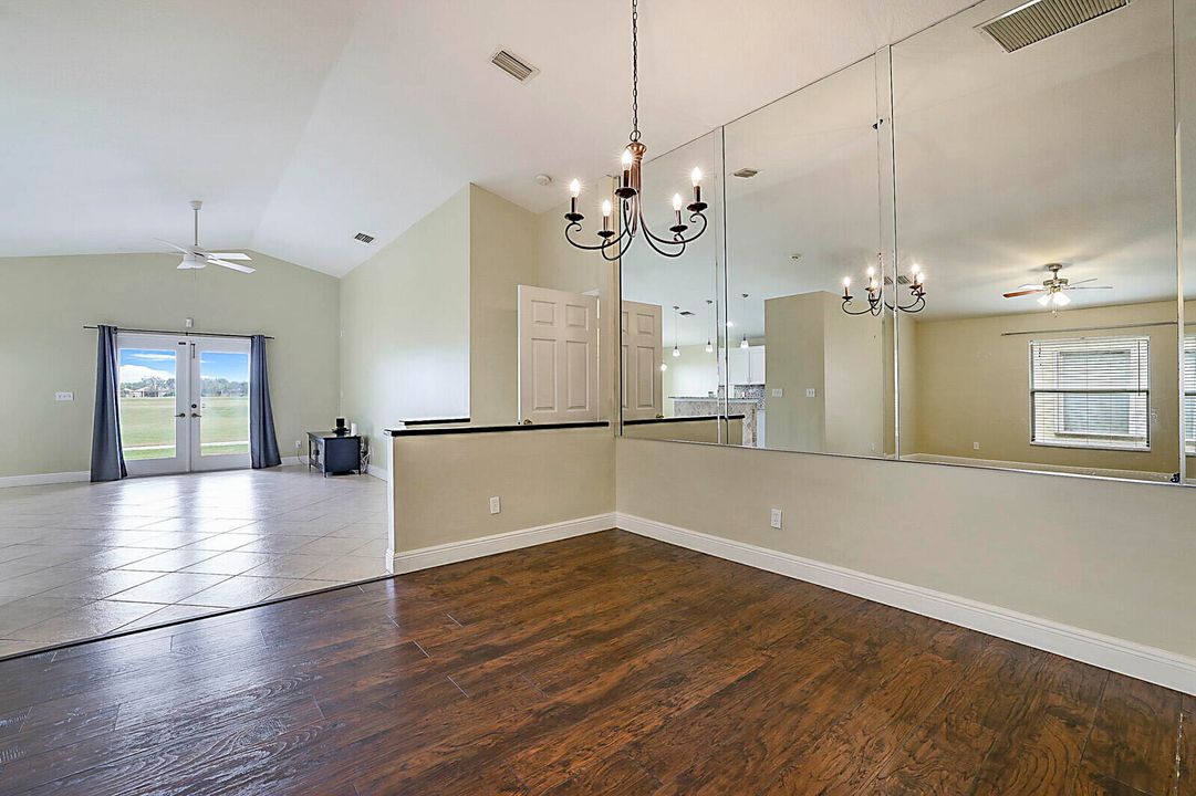 For Rent: $2,200 (3 beds, 2 baths, 1920 Square Feet)