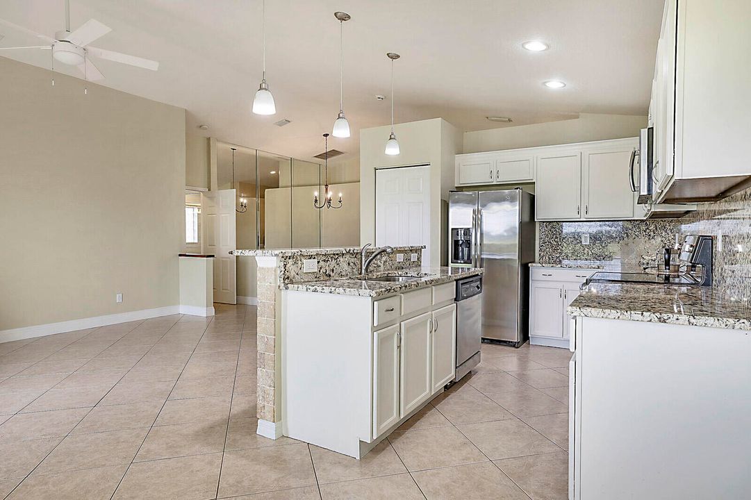 For Rent: $2,200 (3 beds, 2 baths, 1920 Square Feet)