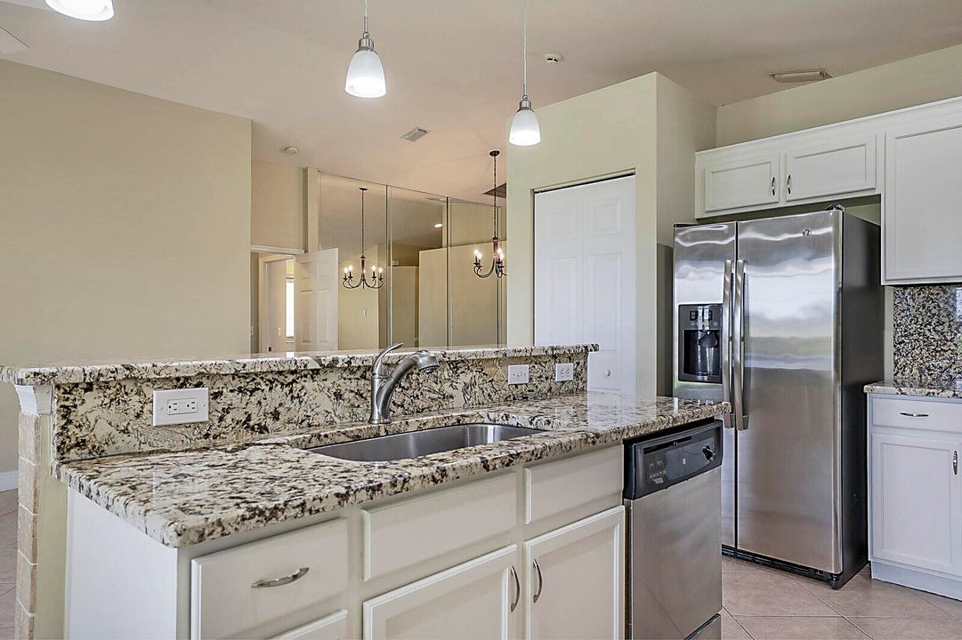 For Rent: $2,200 (3 beds, 2 baths, 1920 Square Feet)