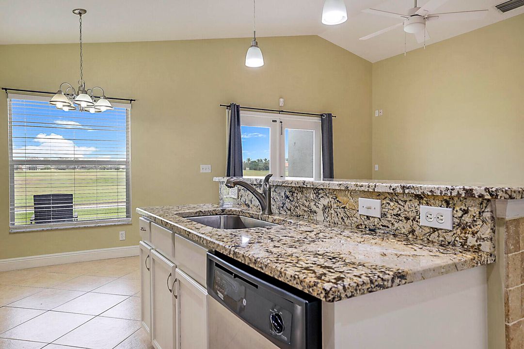 For Rent: $2,200 (3 beds, 2 baths, 1920 Square Feet)