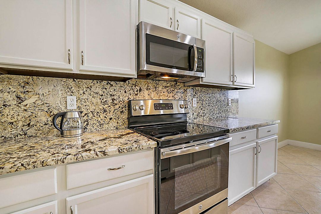 For Rent: $2,200 (3 beds, 2 baths, 1920 Square Feet)