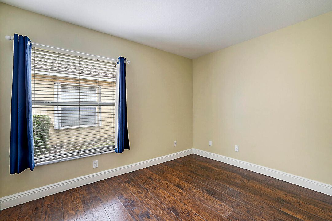 For Rent: $2,200 (3 beds, 2 baths, 1920 Square Feet)