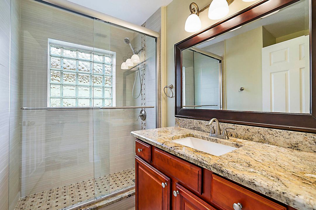 For Rent: $2,200 (3 beds, 2 baths, 1920 Square Feet)