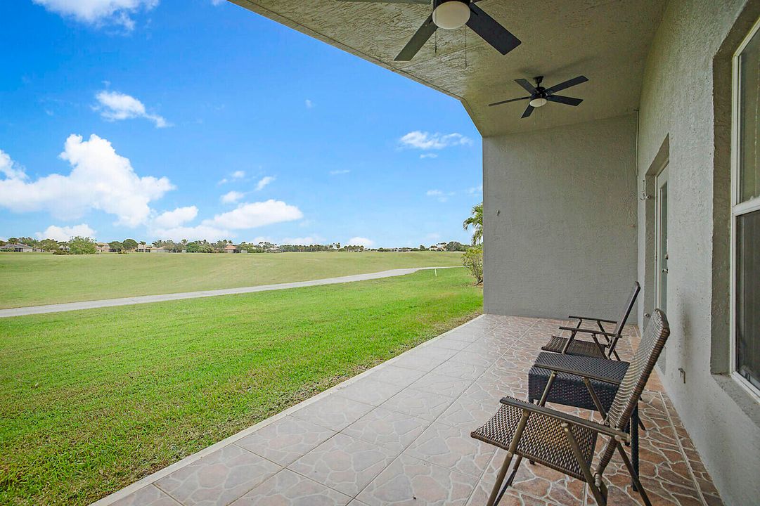 For Rent: $2,200 (3 beds, 2 baths, 1920 Square Feet)