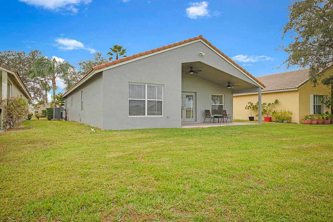 For Rent: $2,200 (3 beds, 2 baths, 1920 Square Feet)