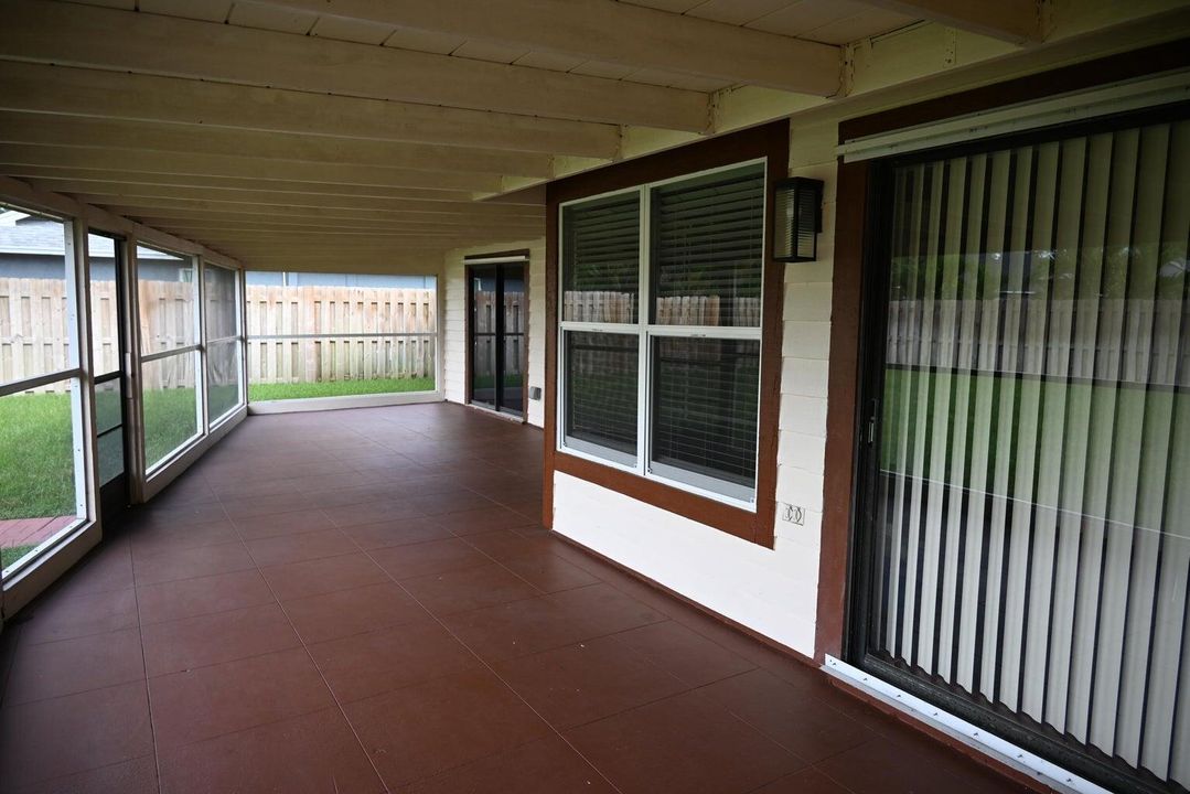 For Sale: $675,000 (3 beds, 2 baths, 1854 Square Feet)