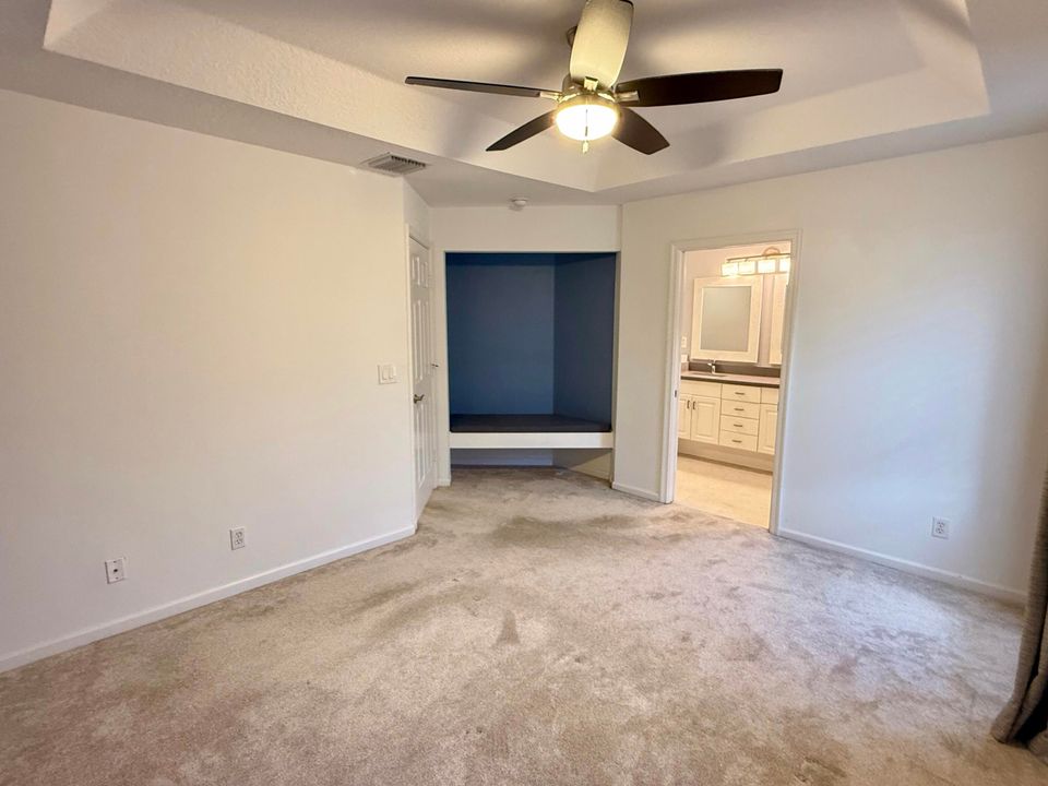 For Sale: $450,000 (2 beds, 2 baths, 1479 Square Feet)