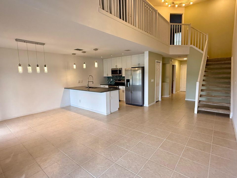 For Sale: $450,000 (2 beds, 2 baths, 1479 Square Feet)