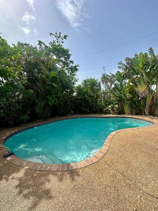 For Rent: $3,350 (3 beds, 2 baths, 1144 Square Feet)