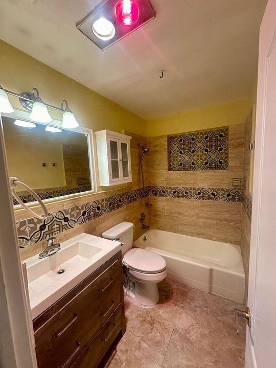 For Rent: $3,350 (3 beds, 2 baths, 1144 Square Feet)