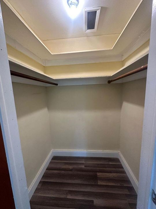 For Rent: $3,350 (3 beds, 2 baths, 1144 Square Feet)