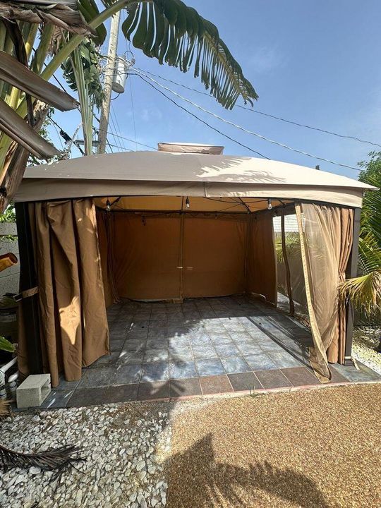 For Rent: $3,350 (3 beds, 2 baths, 1144 Square Feet)