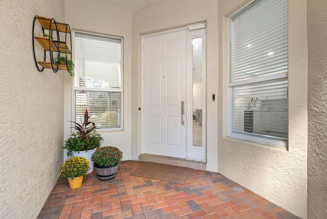 For Sale: $789,000 (3 beds, 2 baths, 2200 Square Feet)