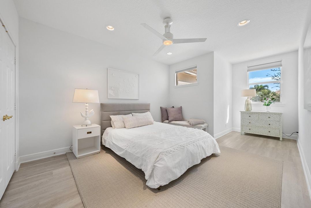 For Sale: $789,000 (3 beds, 2 baths, 2200 Square Feet)