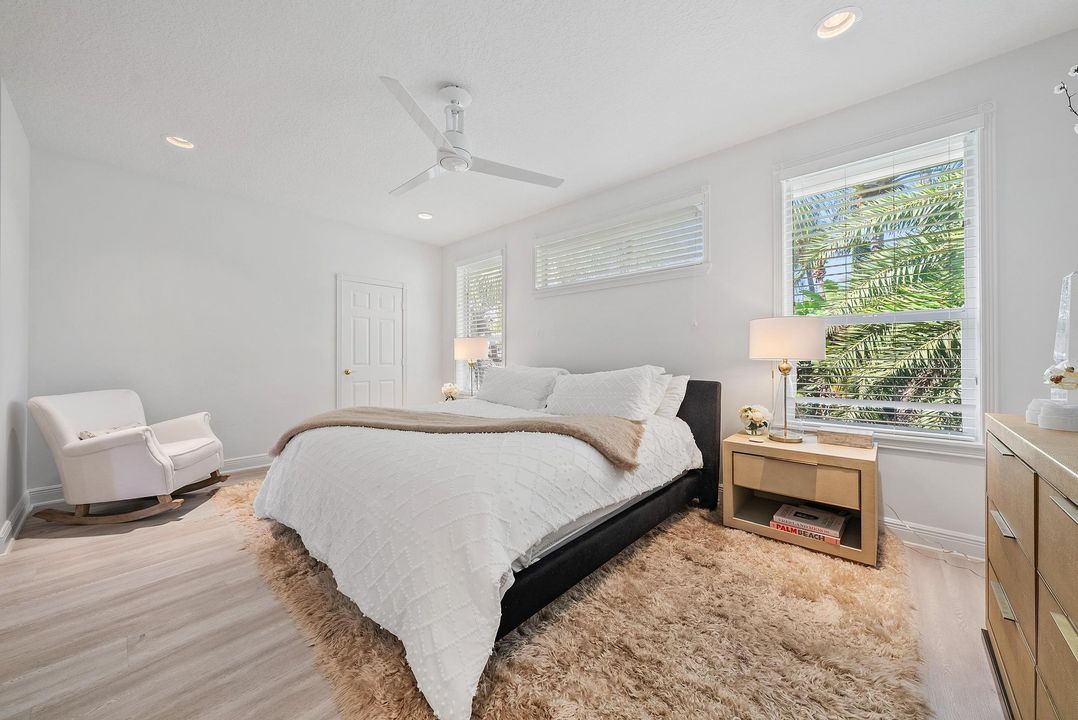 For Sale: $789,000 (3 beds, 2 baths, 2200 Square Feet)