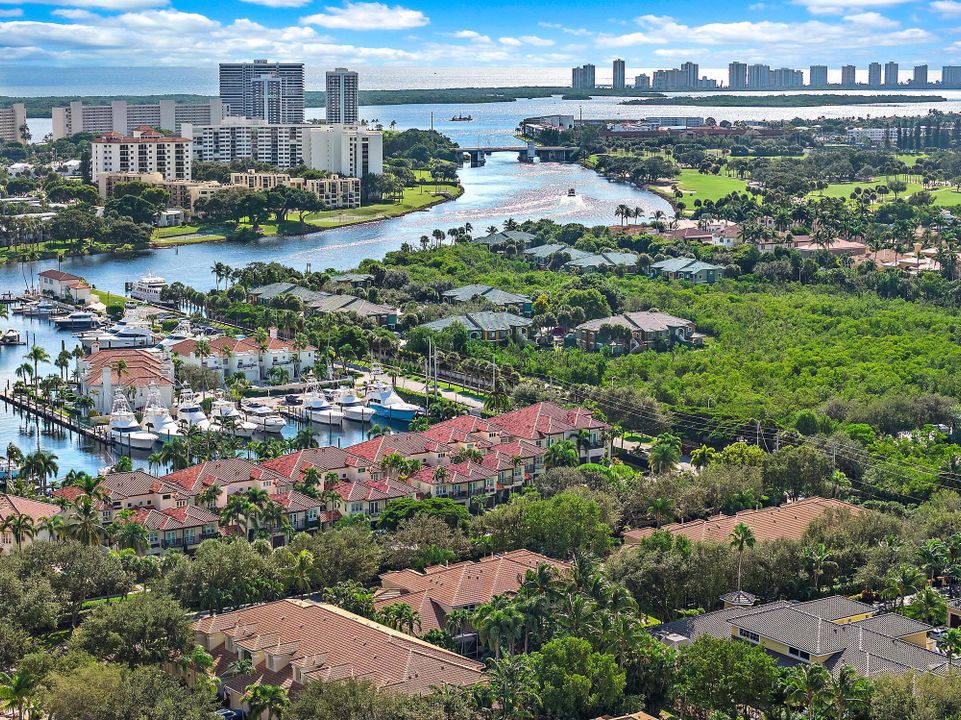 For Sale: $789,000 (3 beds, 2 baths, 2200 Square Feet)