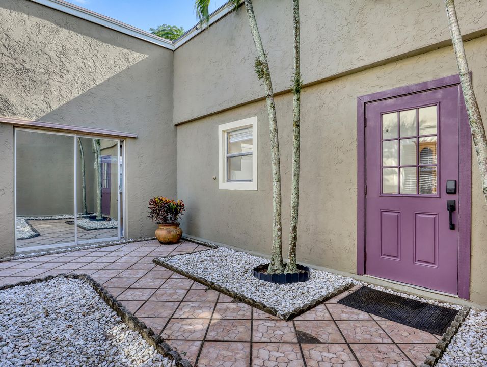 For Sale: $549,900 (4 beds, 2 baths, 1638 Square Feet)