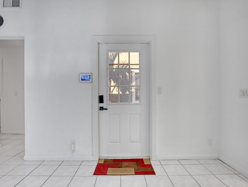 For Sale: $549,900 (4 beds, 2 baths, 1638 Square Feet)