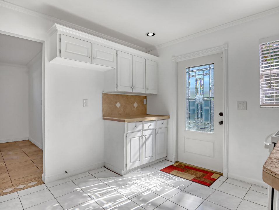 For Sale: $549,900 (4 beds, 2 baths, 1638 Square Feet)