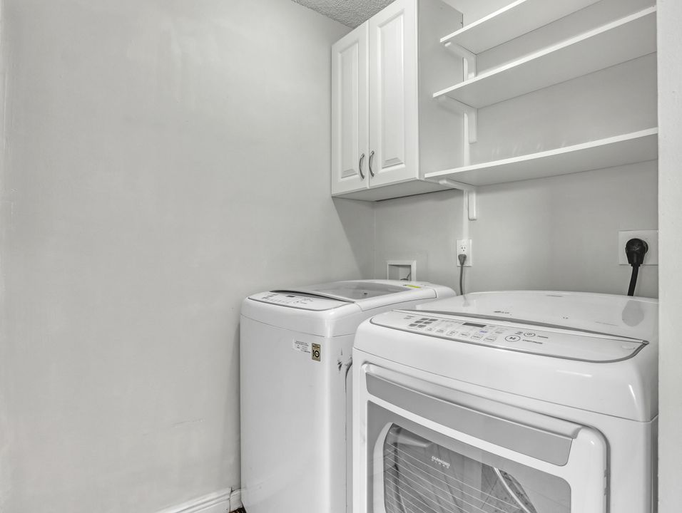 For Sale: $549,900 (4 beds, 2 baths, 1638 Square Feet)