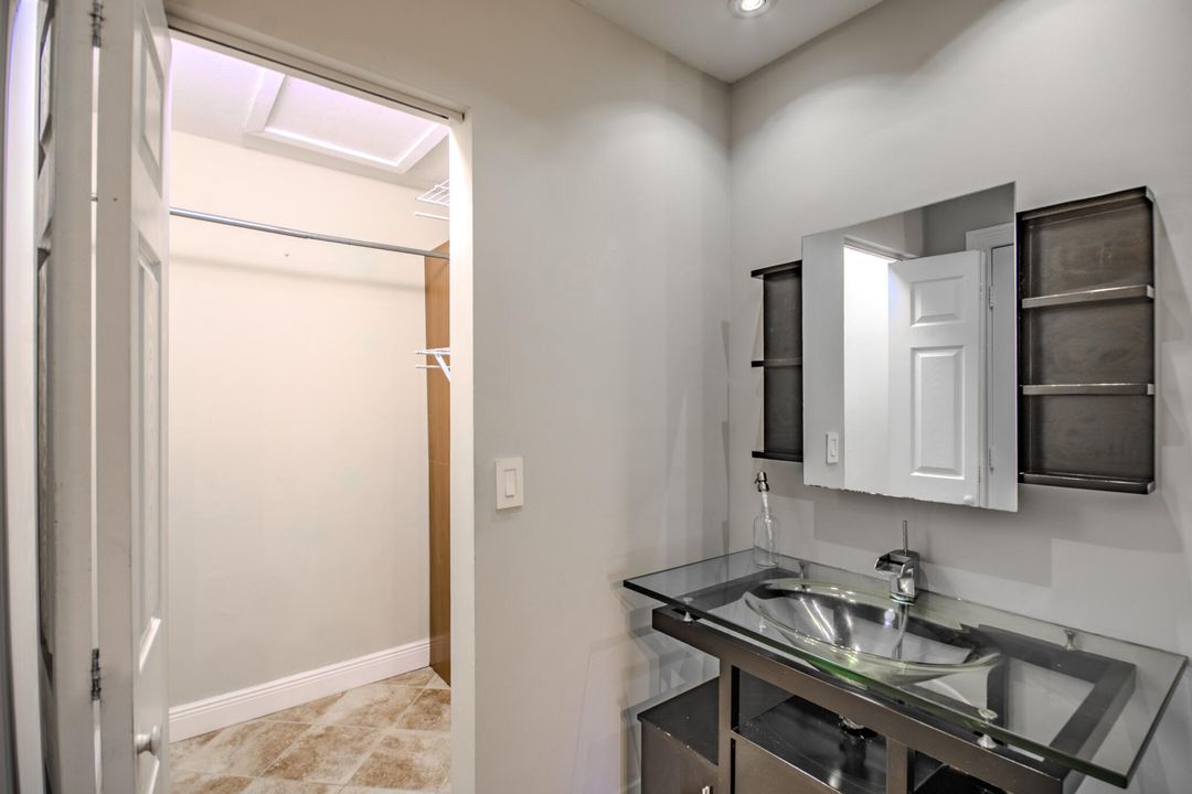 For Sale: $450,000 (2 beds, 2 baths, 1054 Square Feet)