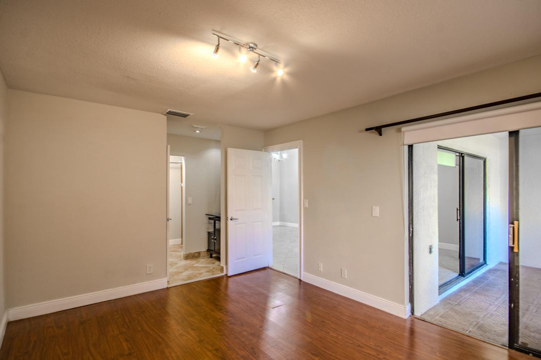 For Sale: $450,000 (2 beds, 2 baths, 1054 Square Feet)