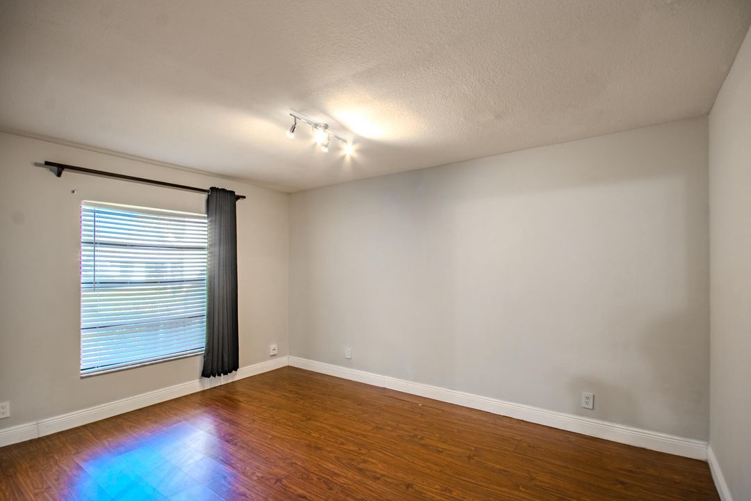 For Sale: $450,000 (2 beds, 2 baths, 1054 Square Feet)