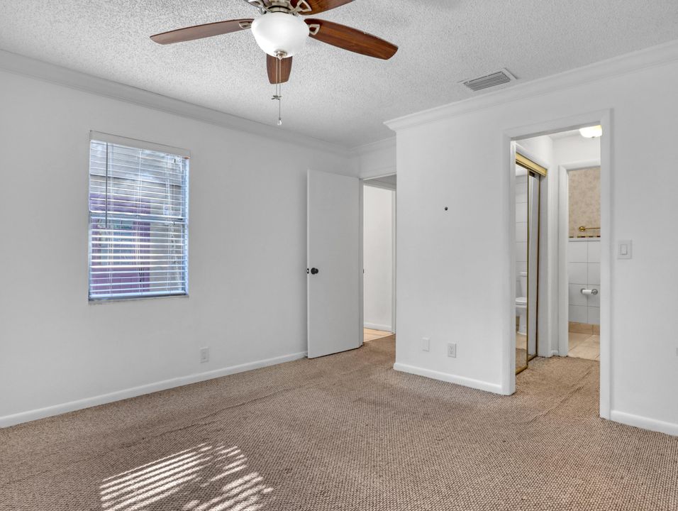 For Sale: $549,900 (4 beds, 2 baths, 1638 Square Feet)