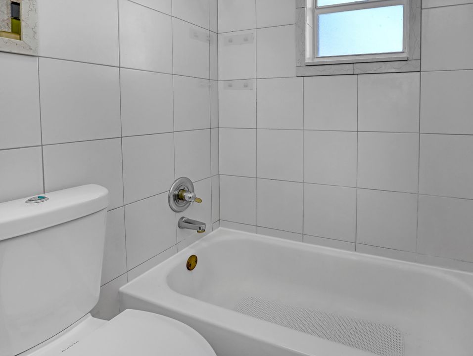 For Sale: $549,900 (4 beds, 2 baths, 1638 Square Feet)