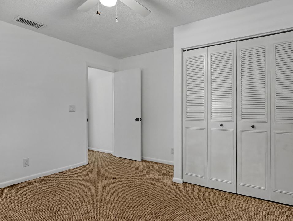 For Sale: $549,900 (4 beds, 2 baths, 1638 Square Feet)