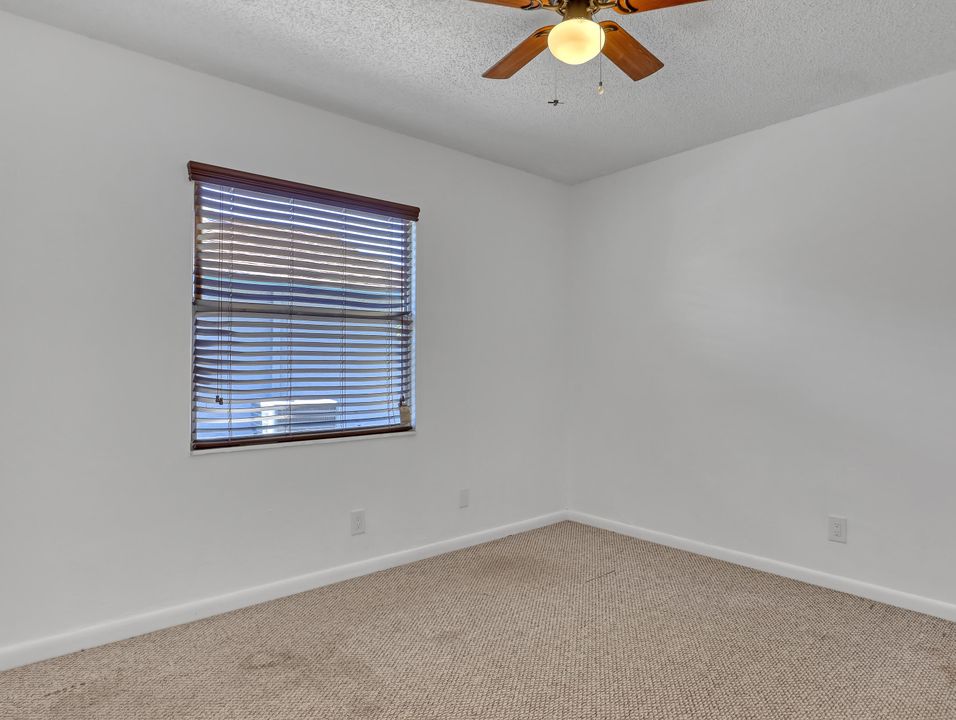 For Sale: $549,900 (4 beds, 2 baths, 1638 Square Feet)