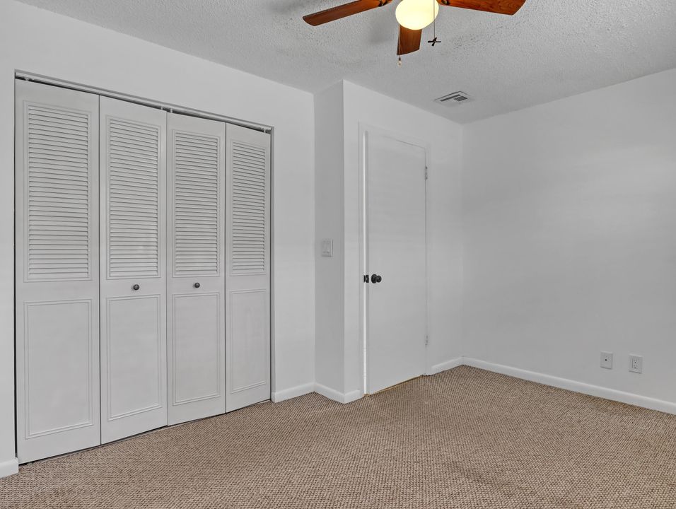 For Sale: $549,900 (4 beds, 2 baths, 1638 Square Feet)