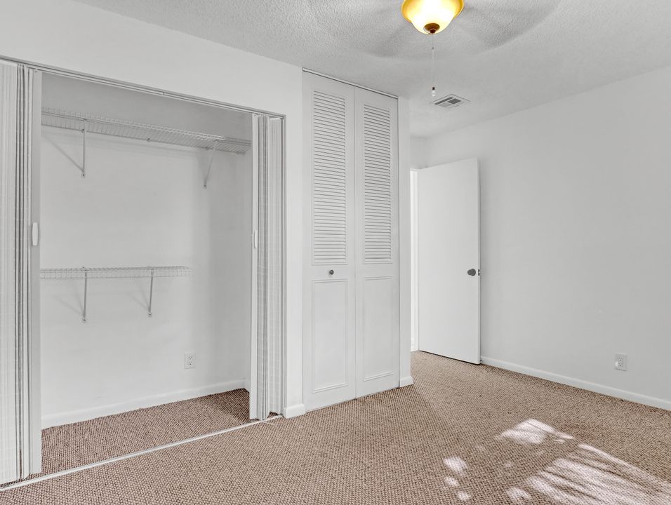 For Sale: $549,900 (4 beds, 2 baths, 1638 Square Feet)