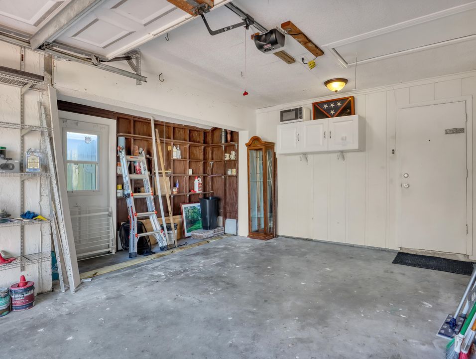 For Sale: $549,900 (4 beds, 2 baths, 1638 Square Feet)