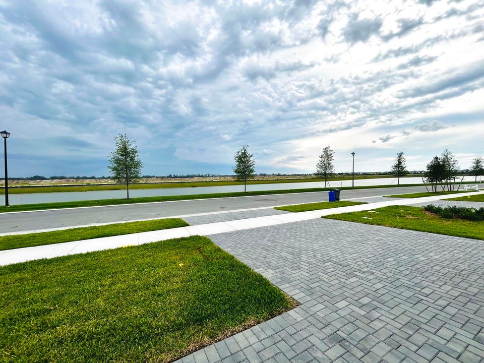 For Rent: $3,400 (3 beds, 3 baths, 2042 Square Feet)