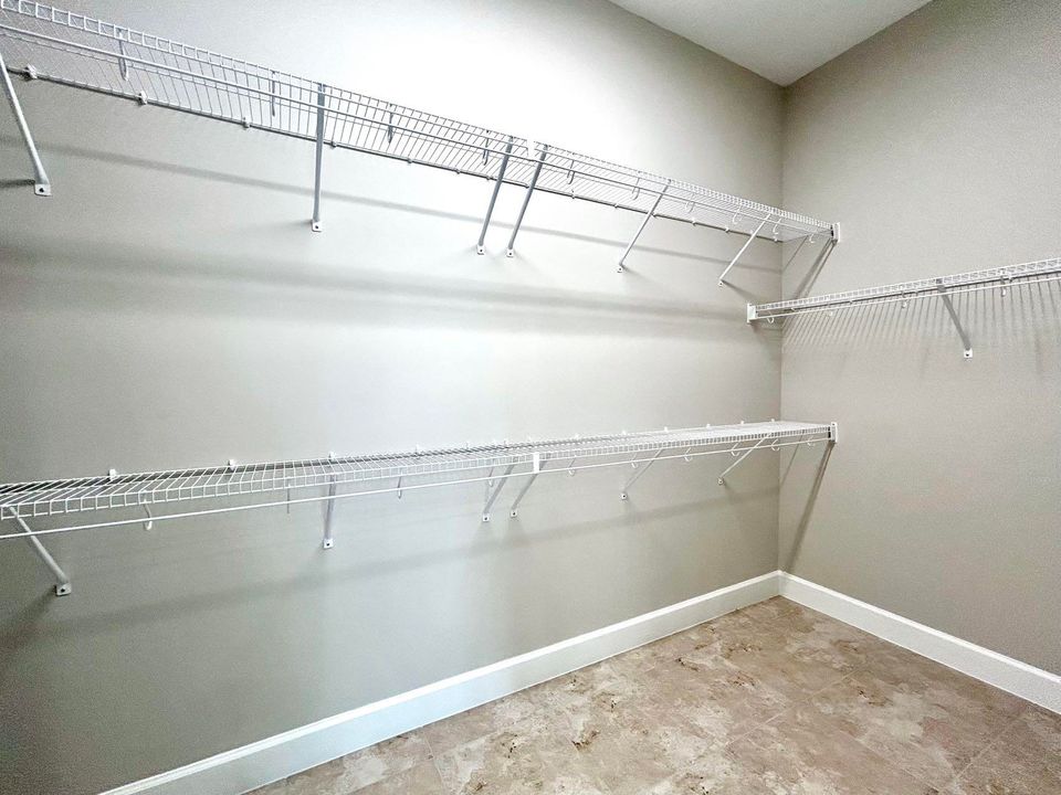 For Rent: $3,400 (3 beds, 3 baths, 2042 Square Feet)