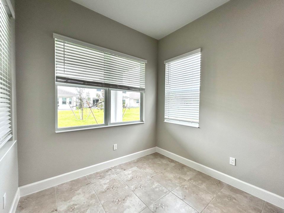 For Rent: $3,400 (3 beds, 3 baths, 2042 Square Feet)