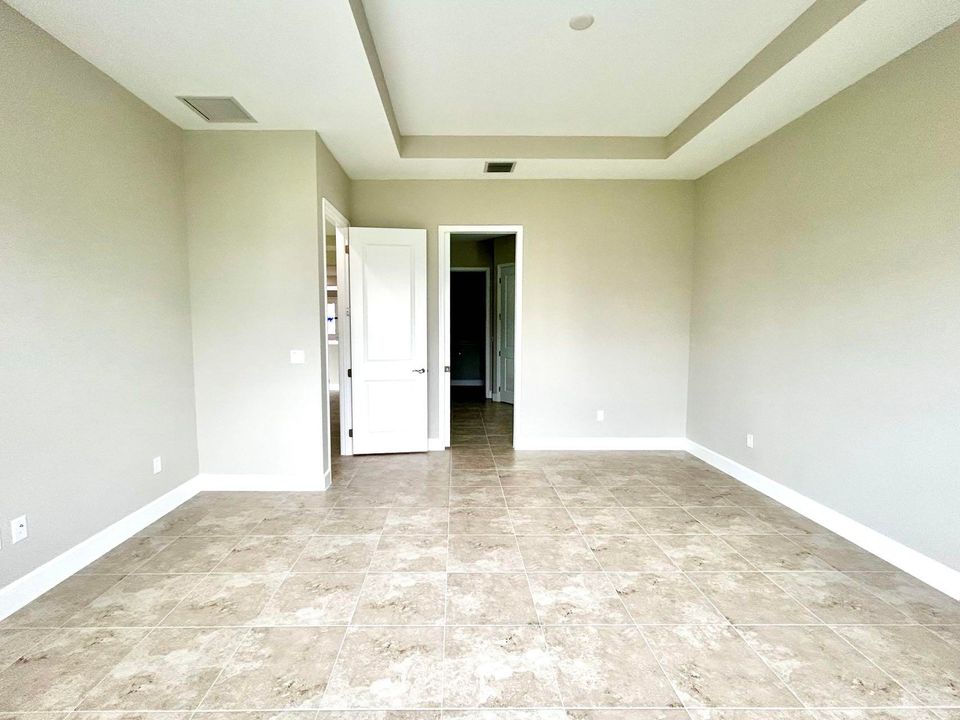 For Rent: $3,400 (3 beds, 3 baths, 2042 Square Feet)