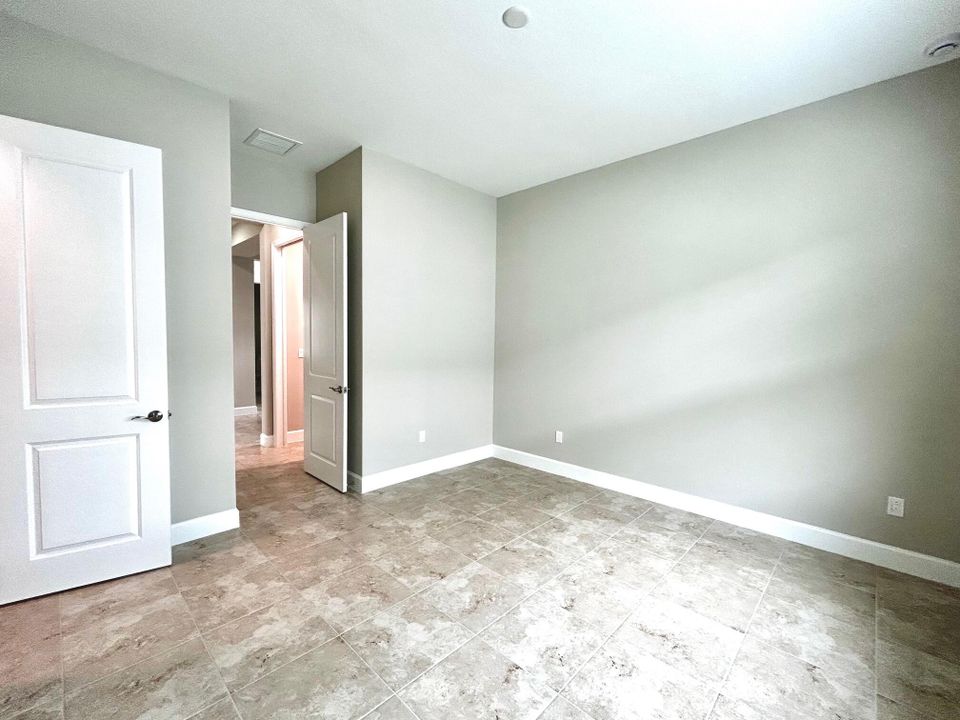 For Rent: $3,400 (3 beds, 3 baths, 2042 Square Feet)