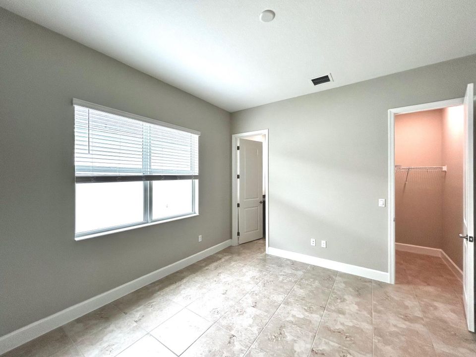 For Rent: $3,400 (3 beds, 3 baths, 2042 Square Feet)