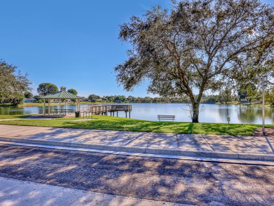 For Sale: $549,900 (4 beds, 2 baths, 1638 Square Feet)