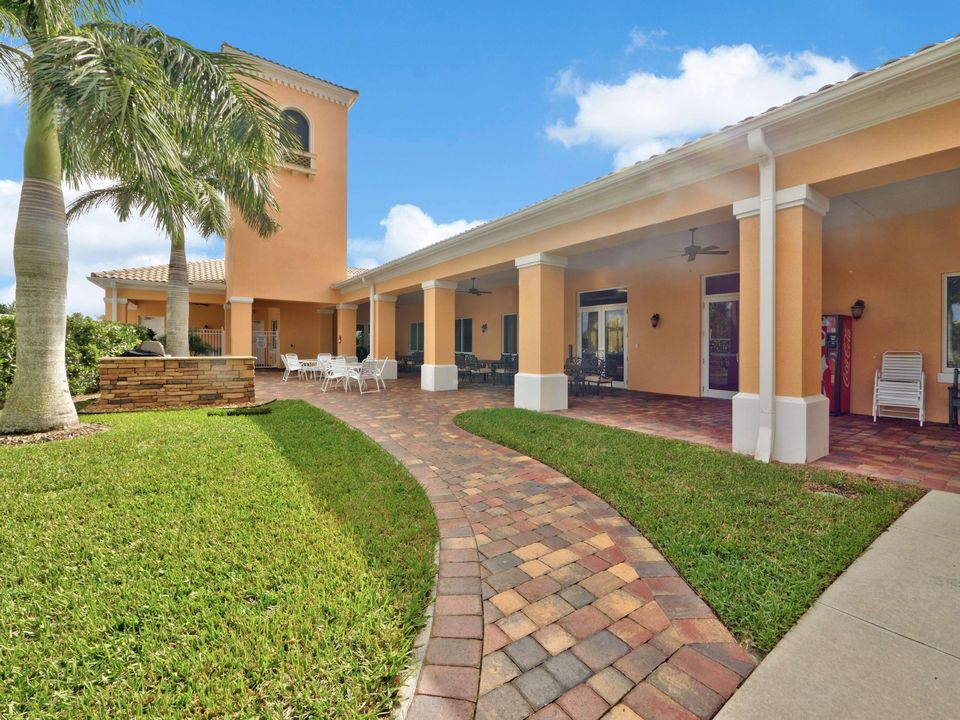 For Rent: $4,200 (3 beds, 2 baths, 2000 Square Feet)