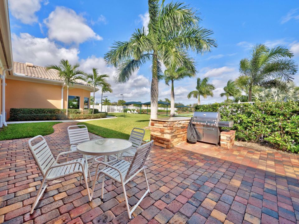 For Rent: $4,200 (3 beds, 2 baths, 2000 Square Feet)