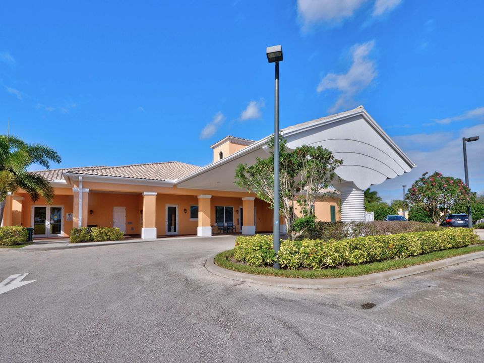 For Rent: $4,200 (3 beds, 2 baths, 2000 Square Feet)