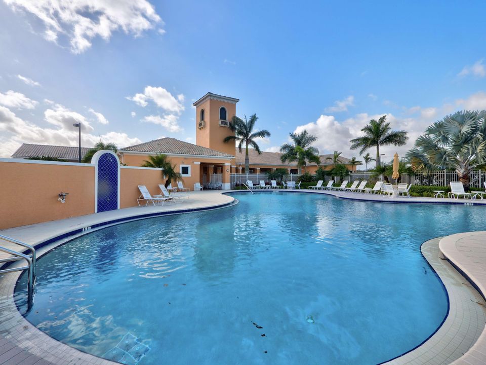 For Rent: $4,200 (3 beds, 2 baths, 2000 Square Feet)